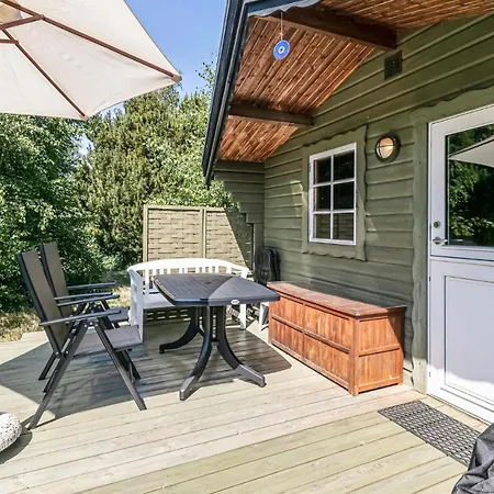 Stunning In Aakirkeby W/ 1 Bedrooms * Vester Somarken